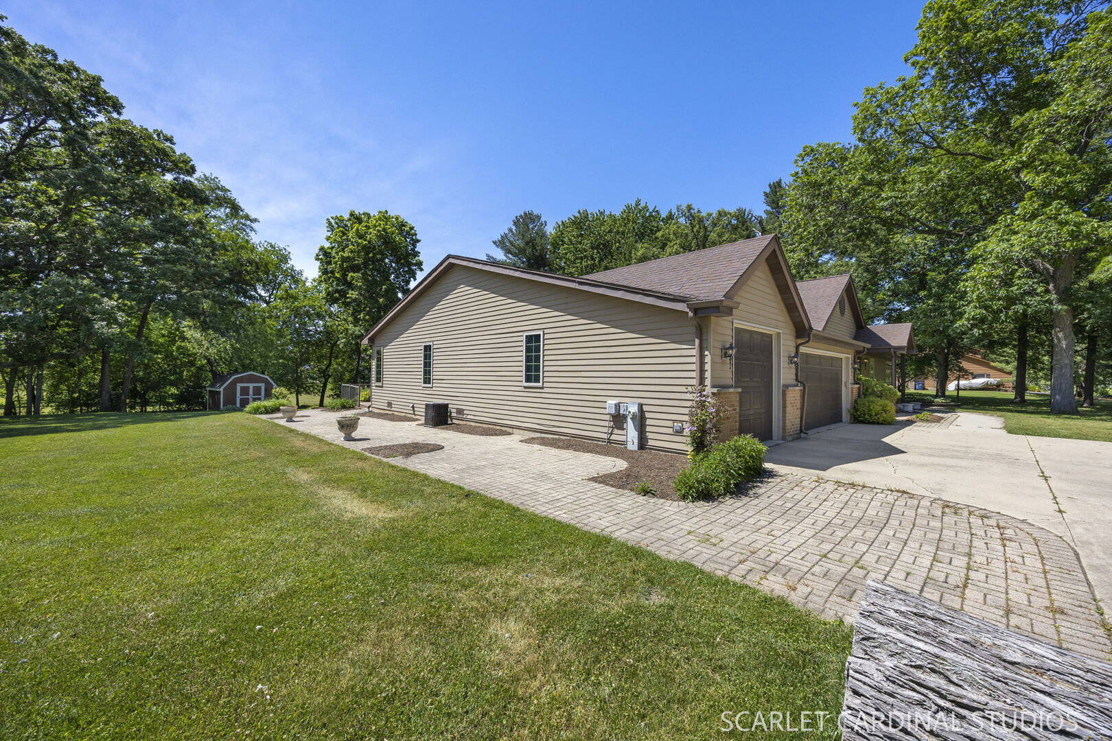 6N368 Oakwood Drive, Campton Hills, IL 60175