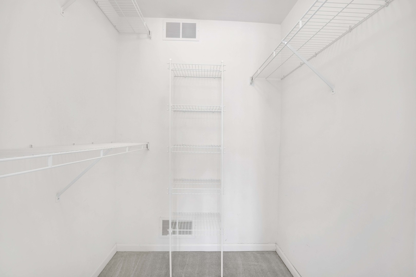 51 Arboretum Drive, Lombard, IL 60148