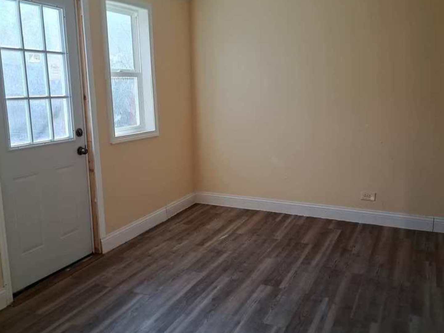 2015 Berkshire Circle #H, Carpentersville, IL 60110