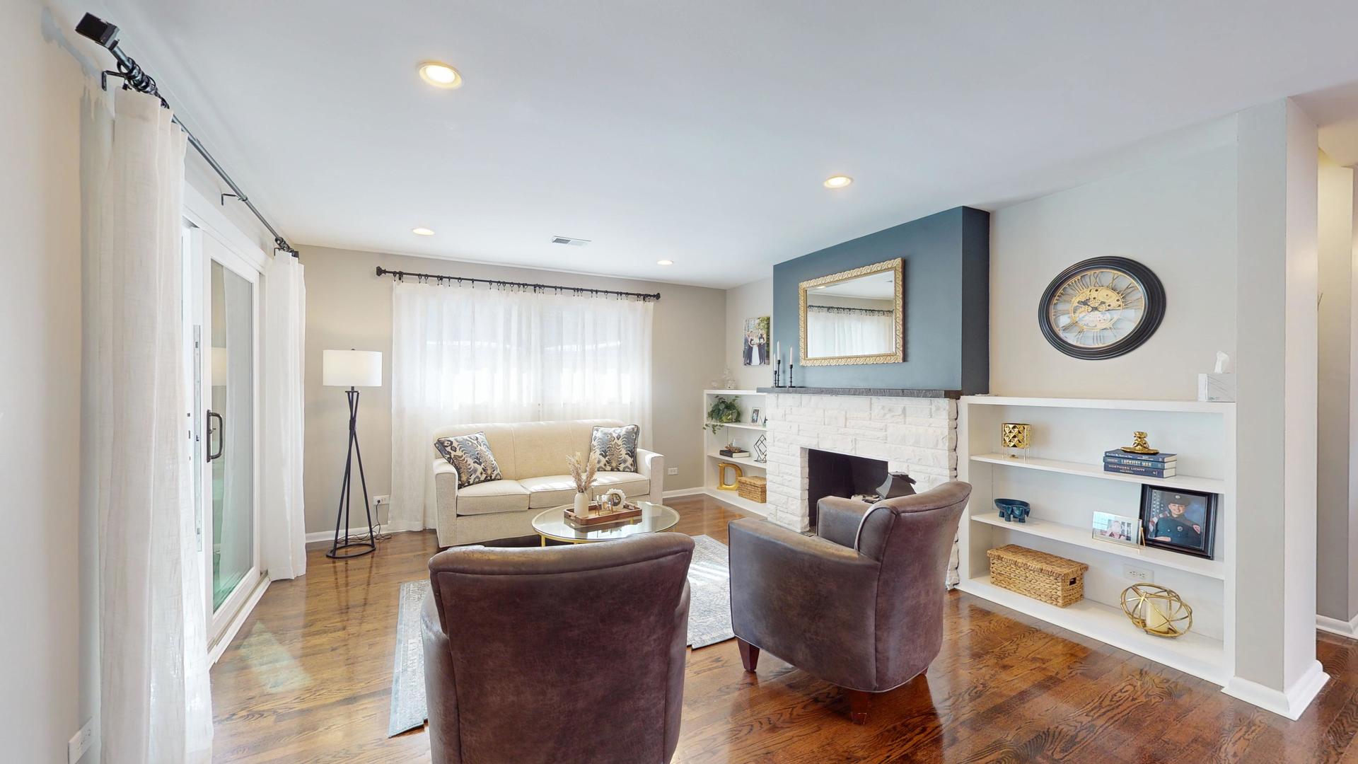 507 S I Oka Avenue, Mount Prospect, IL 60056