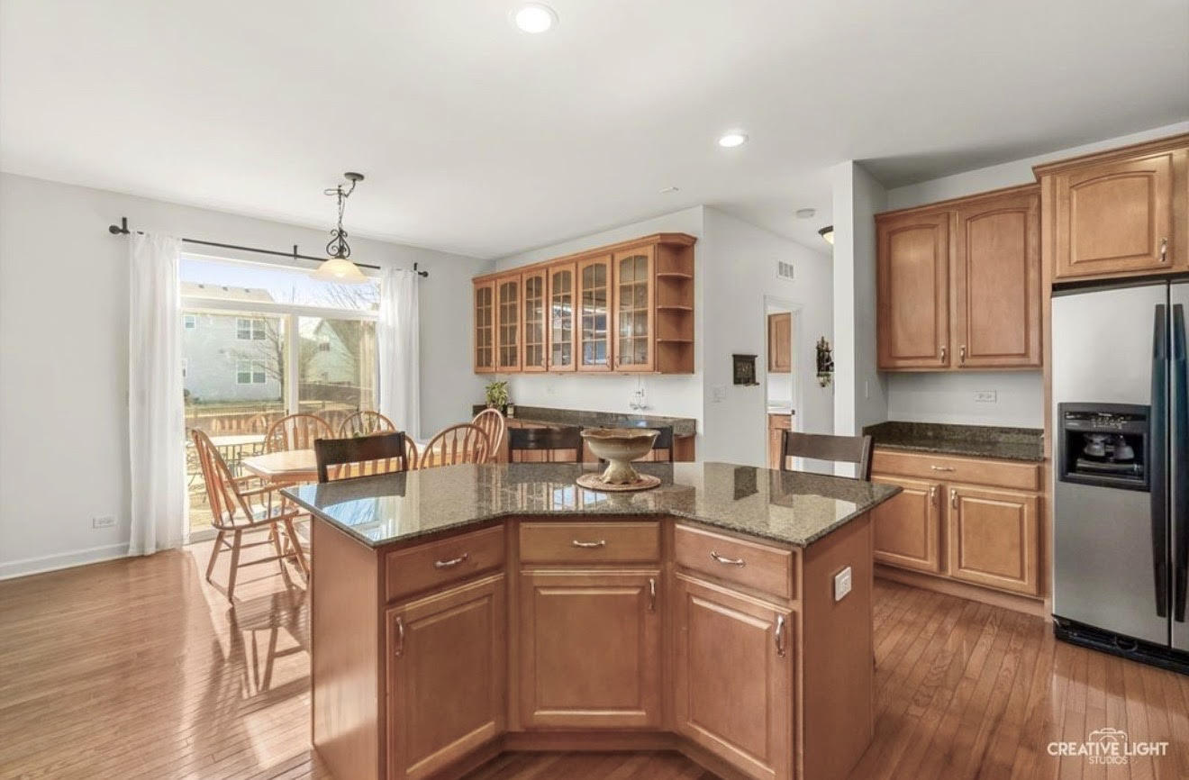 810 Georgetown Drive, Oswego, IL 60543