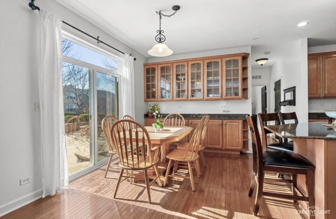 810 Georgetown Drive, Oswego, IL 60543