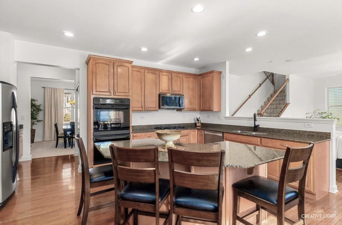 810 Georgetown Drive, Oswego, IL 60543