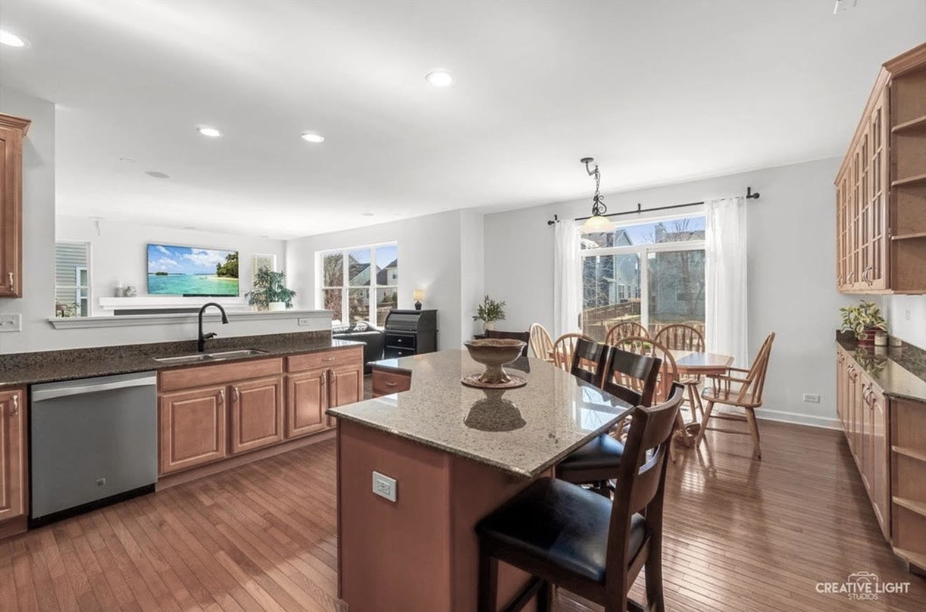 810 Georgetown Drive, Oswego, IL 60543