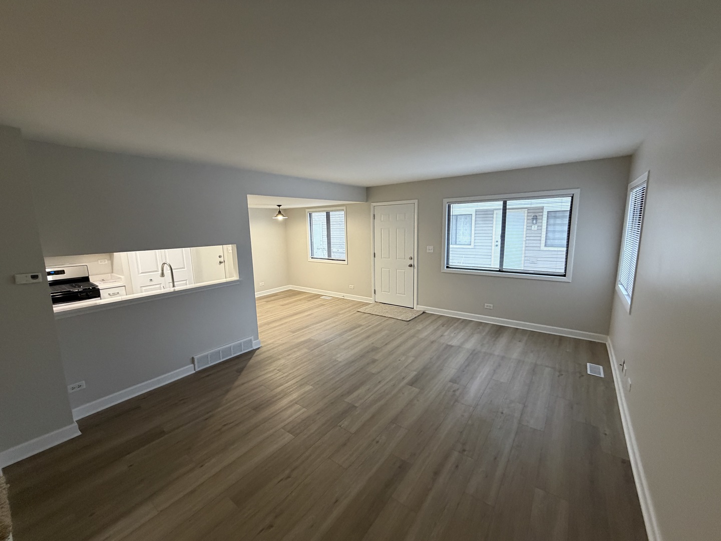 29W526 Winchester Circle #2N, Warrenville, IL 60555