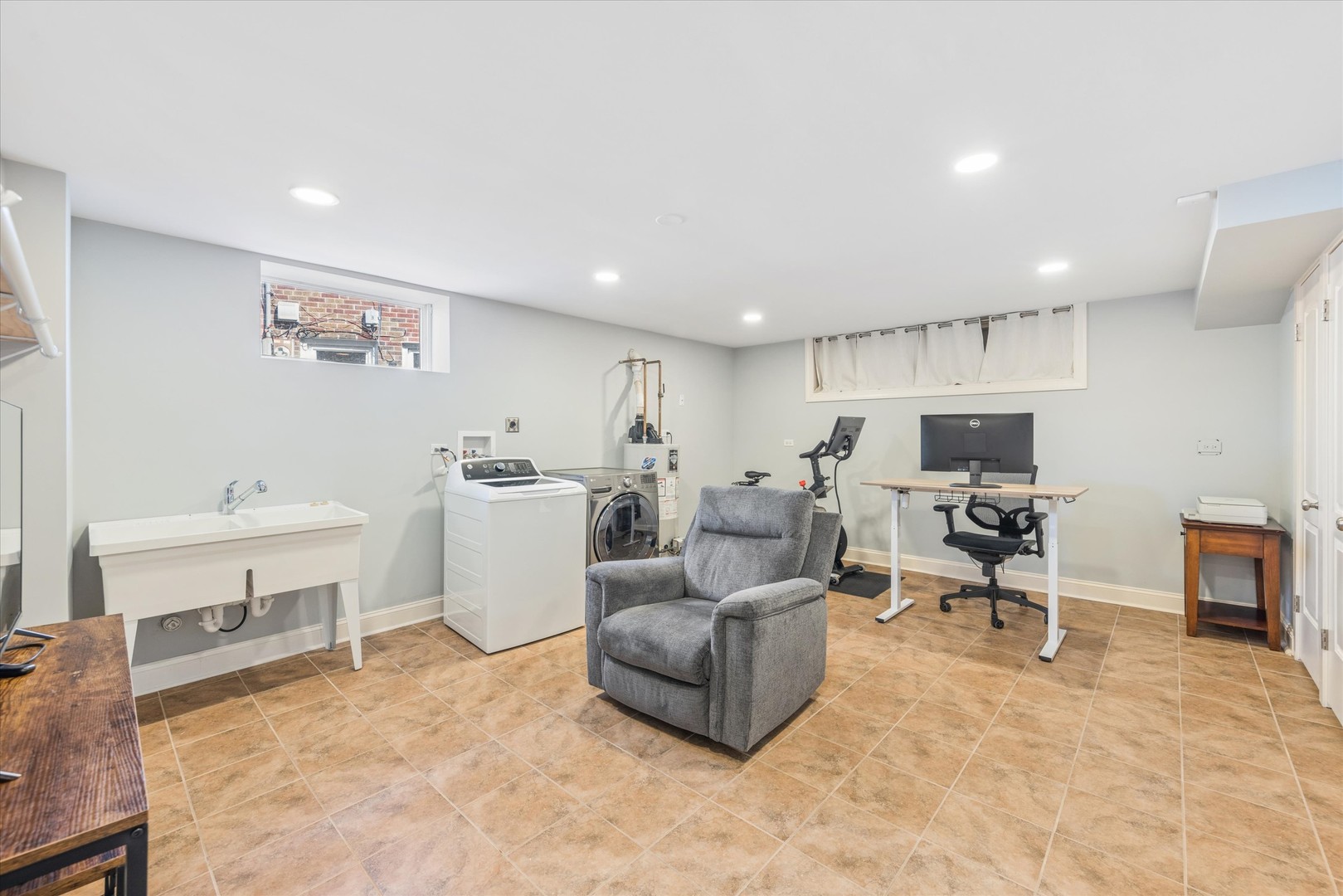 271 Sunset Avenue, Glen Ellyn, IL 60137