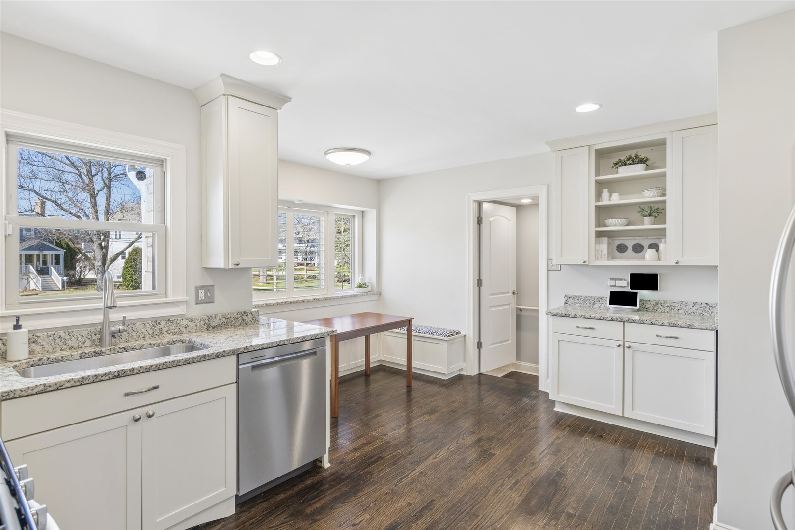 271 Sunset Avenue, Glen Ellyn, IL 60137