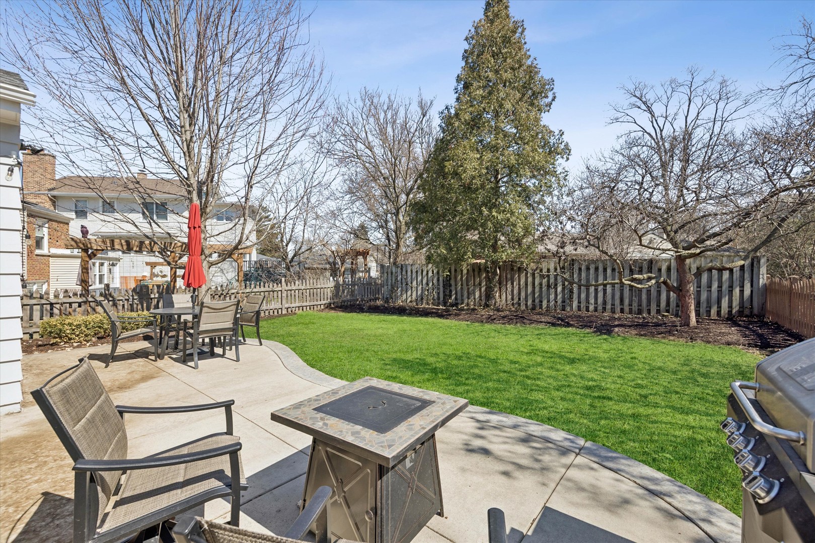 271 Sunset Avenue, Glen Ellyn, IL 60137