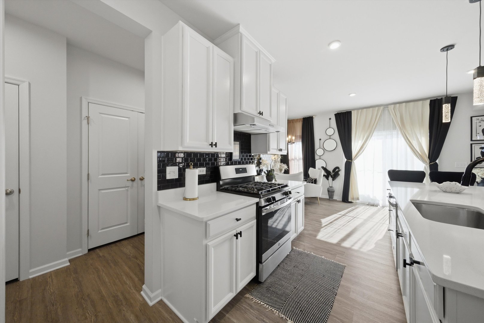 2626 Cielo Court, Montgomery, IL 60538