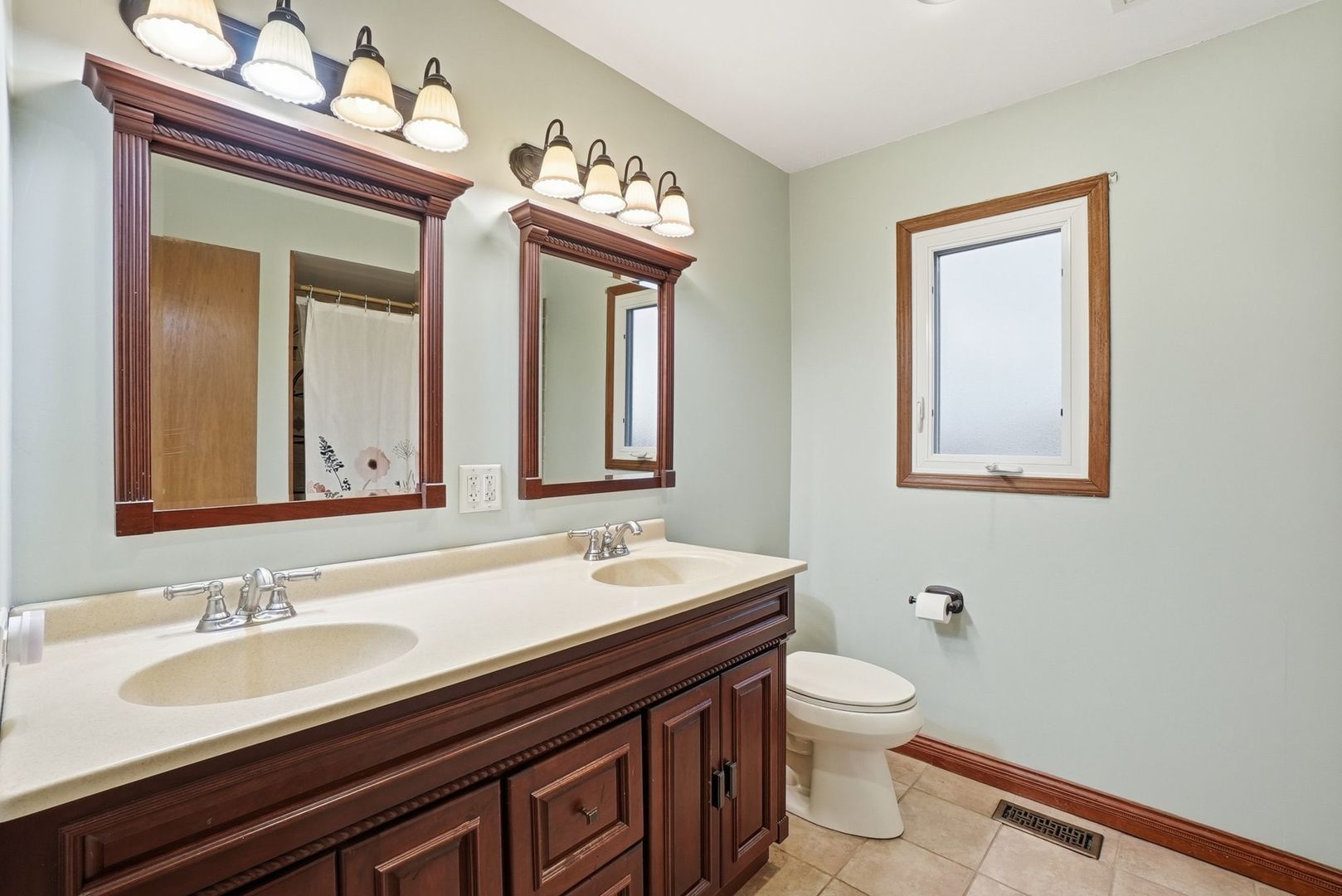 16236 Princeton Avenue, Tinley Park, IL 60477