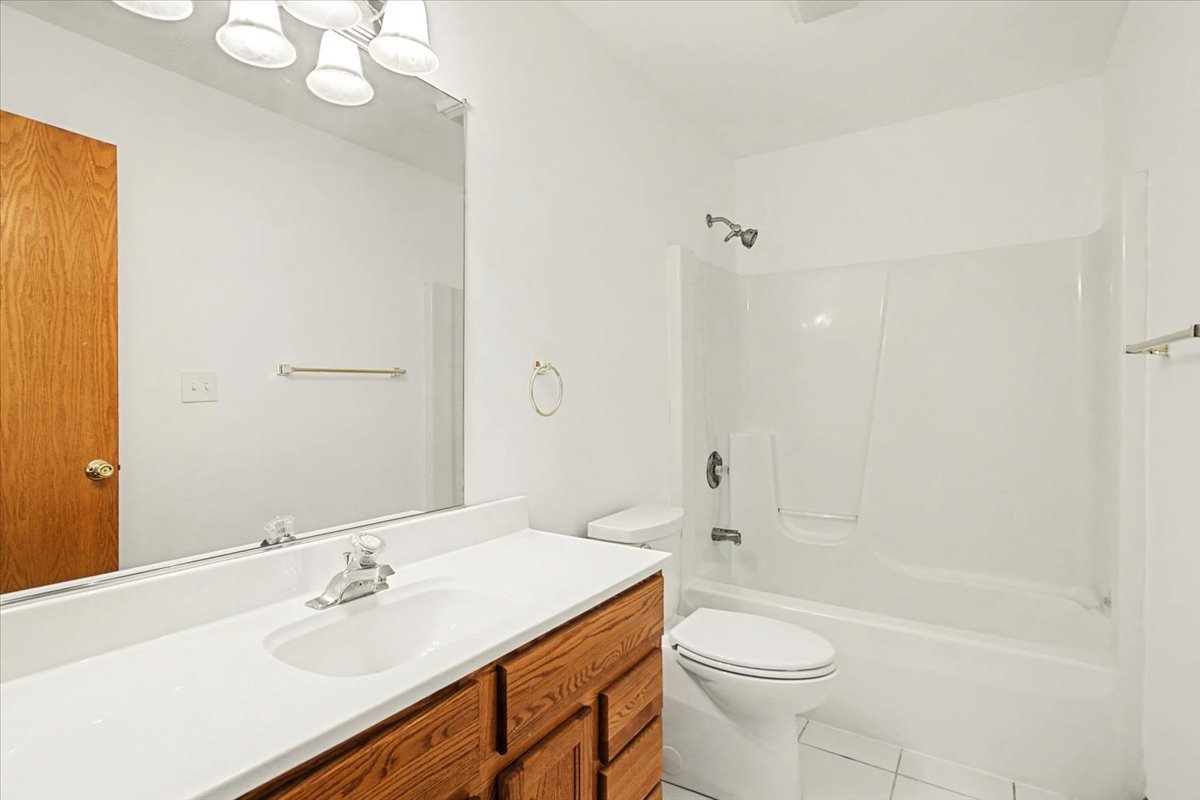 1816 Doris Road, Lake Holiday, IL 60548