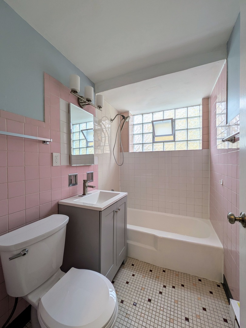 11840 S Karlov Avenue #BW, Alsip, IL 60803