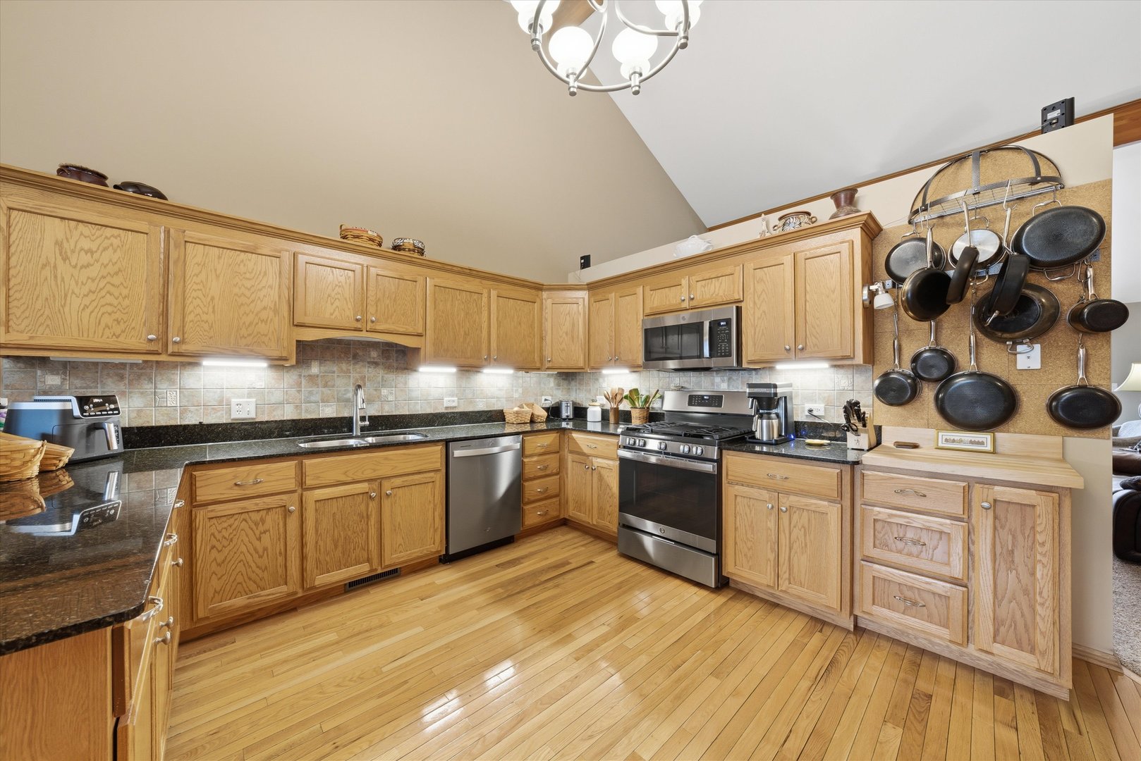 3688 Warwick Drive, Crete, IL 60417