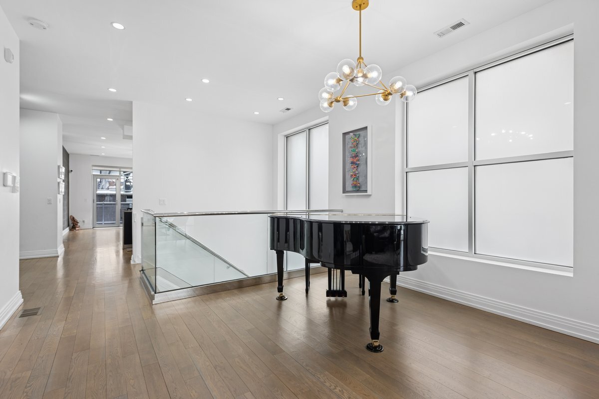 1437 W Diversey Parkway #1W, Chicago, IL 60614