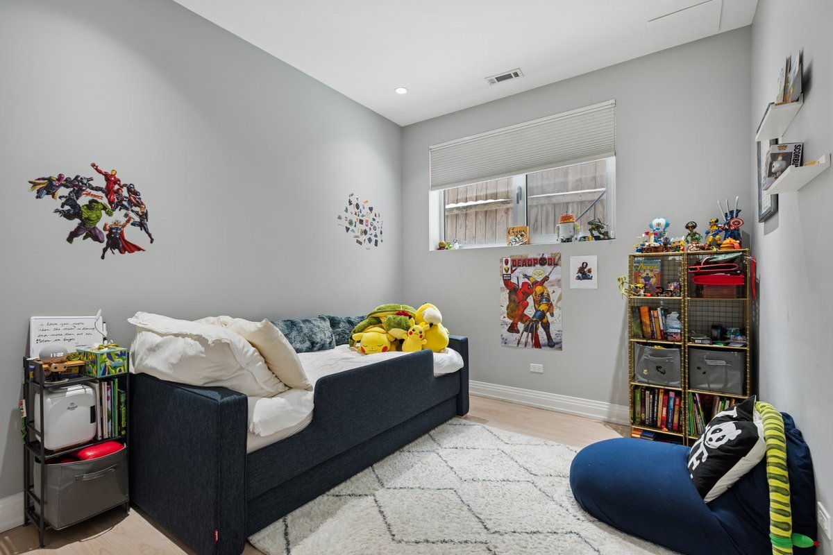 1437 W Diversey Parkway #1W, Chicago, IL 60614