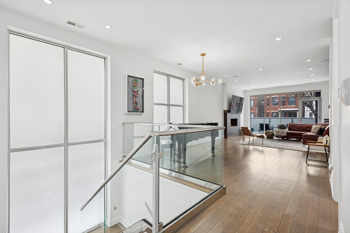 1437 W Diversey Parkway #1W, Chicago, IL 60614