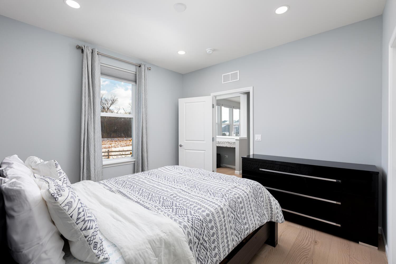 1127 Hibbard Road, Naperville, IL 60563