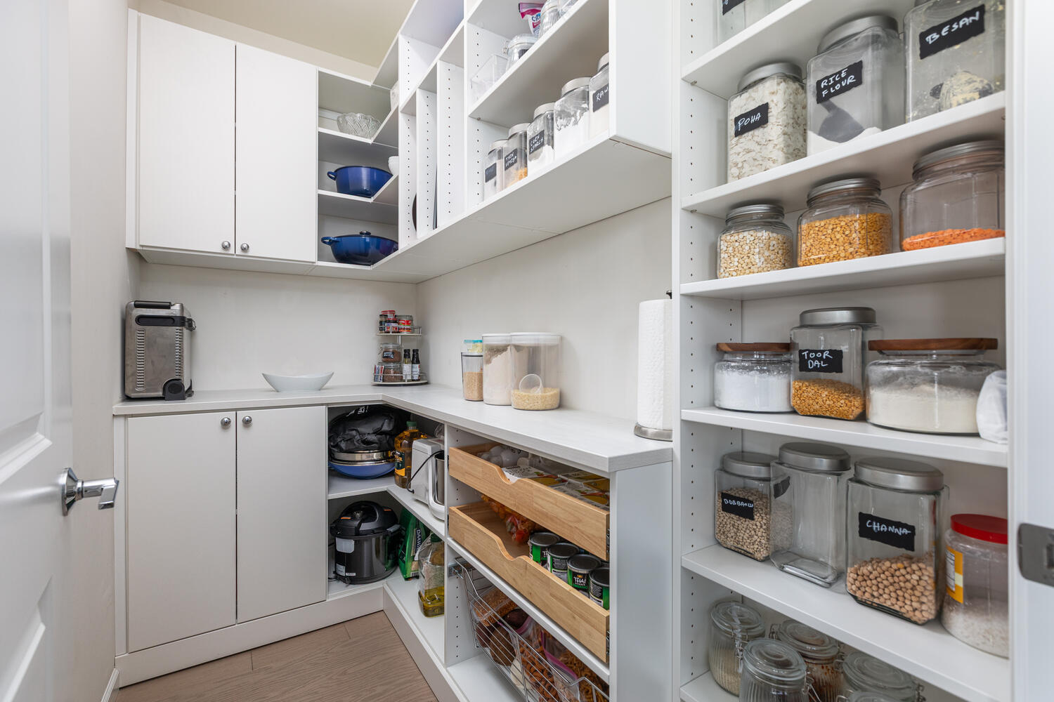 1127 Hibbard Road, Naperville, IL 60563