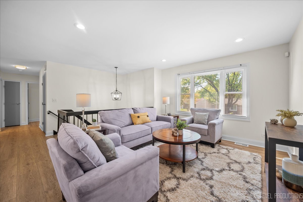 5628 Crestwood Road, Matteson, IL 60443