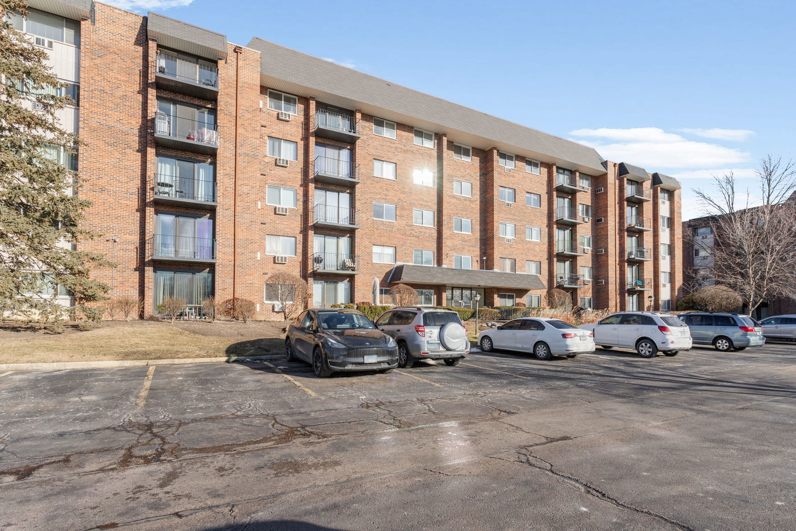 4711 Saint Joseph Creek Drive #5H, Lisle, IL 60532