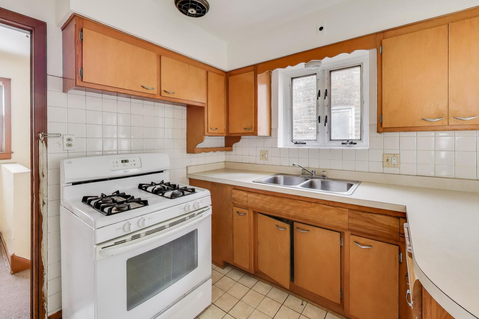 1833 Oak Park Avenue, Berwyn, IL 60402