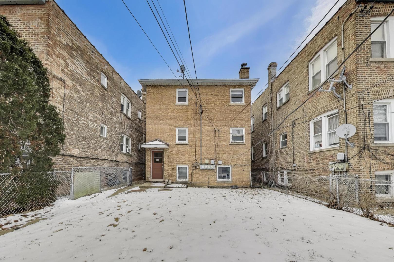 1833 Oak Park Avenue, Berwyn, IL 60402