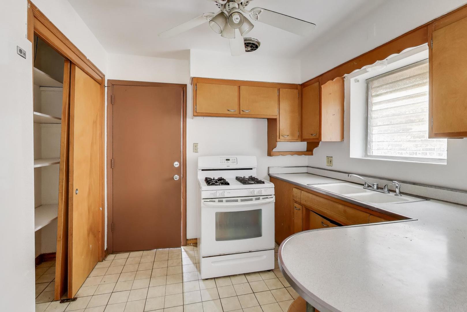 1833 Oak Park Avenue, Berwyn, IL 60402