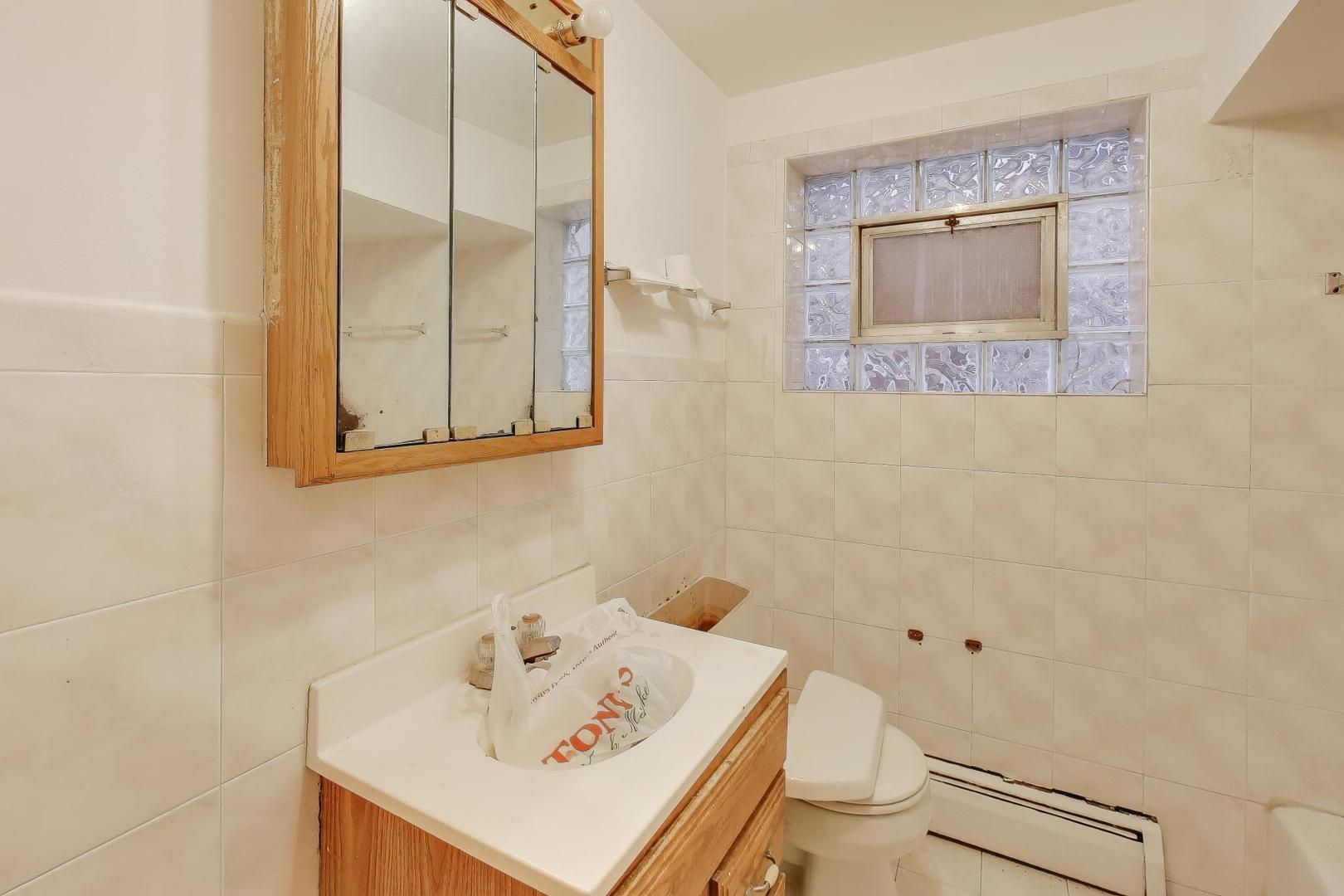 1833 Oak Park Avenue, Berwyn, IL 60402