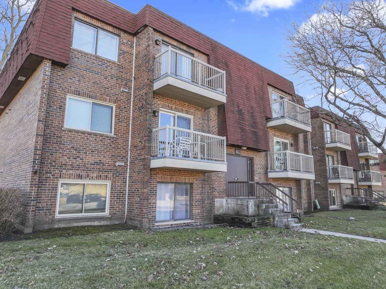 605 W Central Road #C1, Mount Prospect, IL 60056