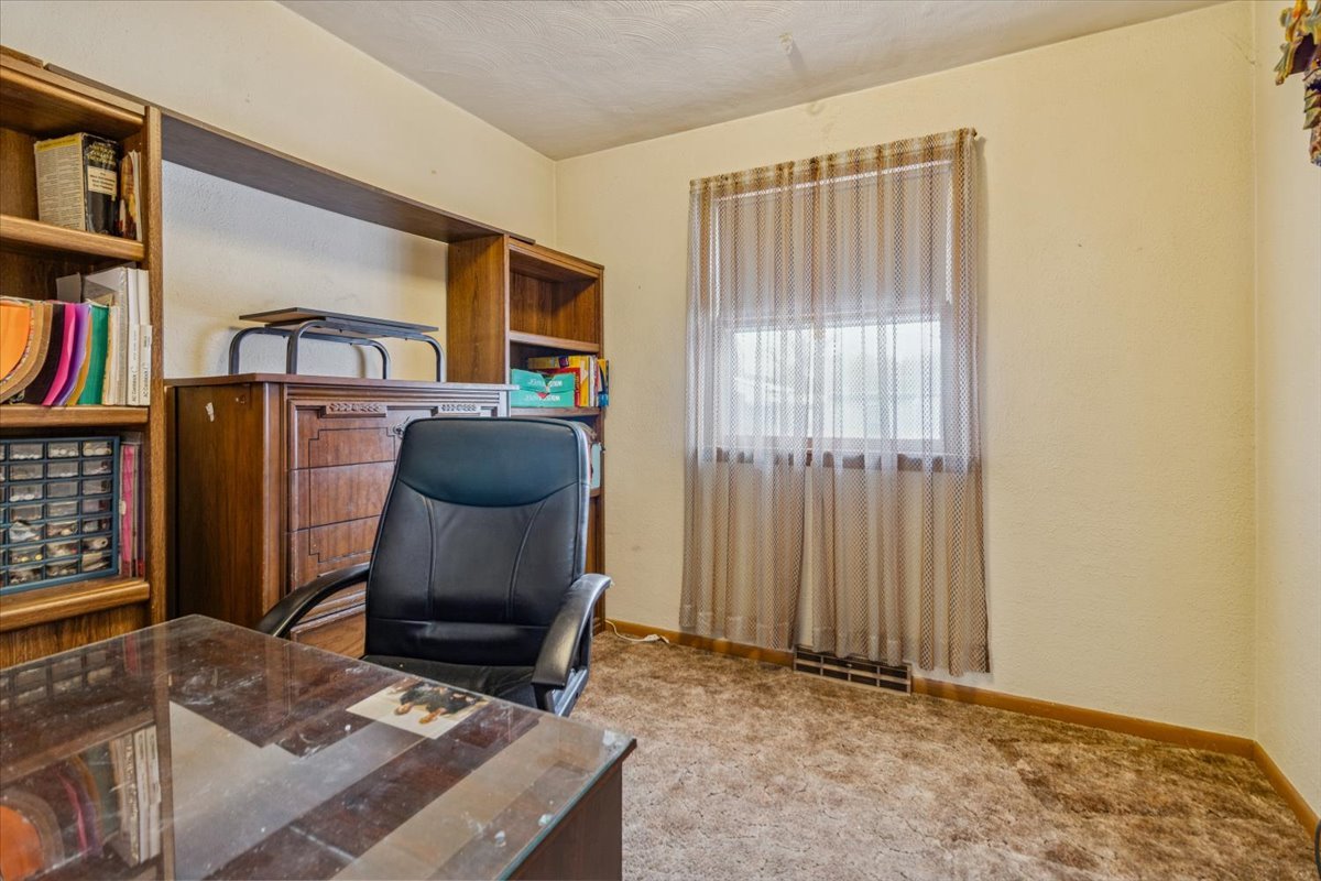 1617 N Hickory Street, Crest Hill, IL 60403