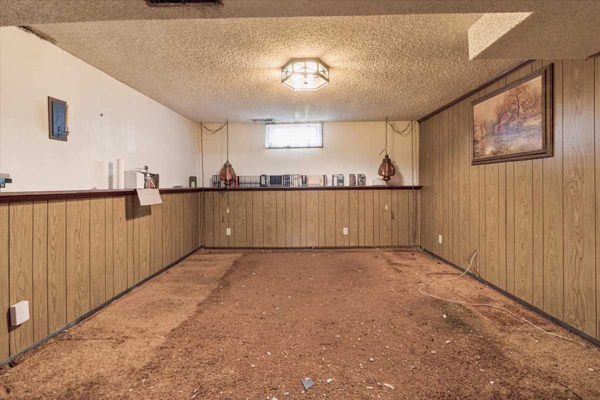 1617 N Hickory Street, Crest Hill, IL 60403