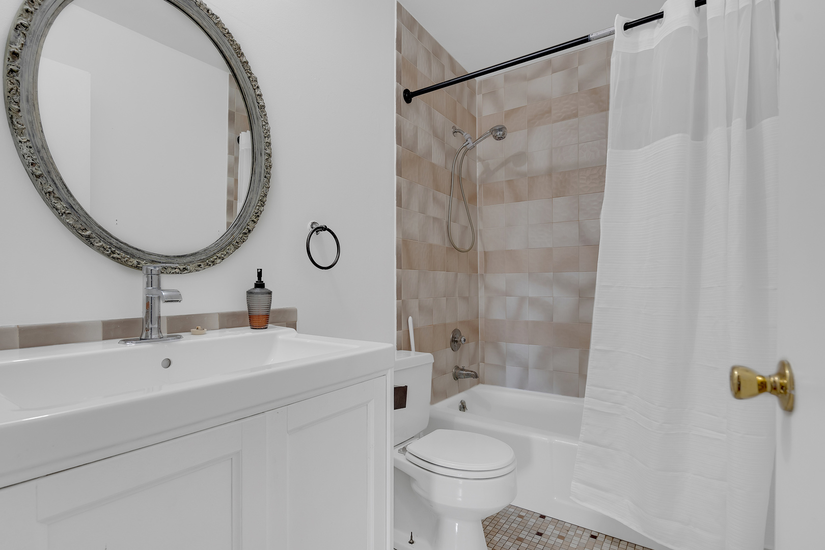 840 Wellington Avenue #108, Elk Grove Village, IL 60007