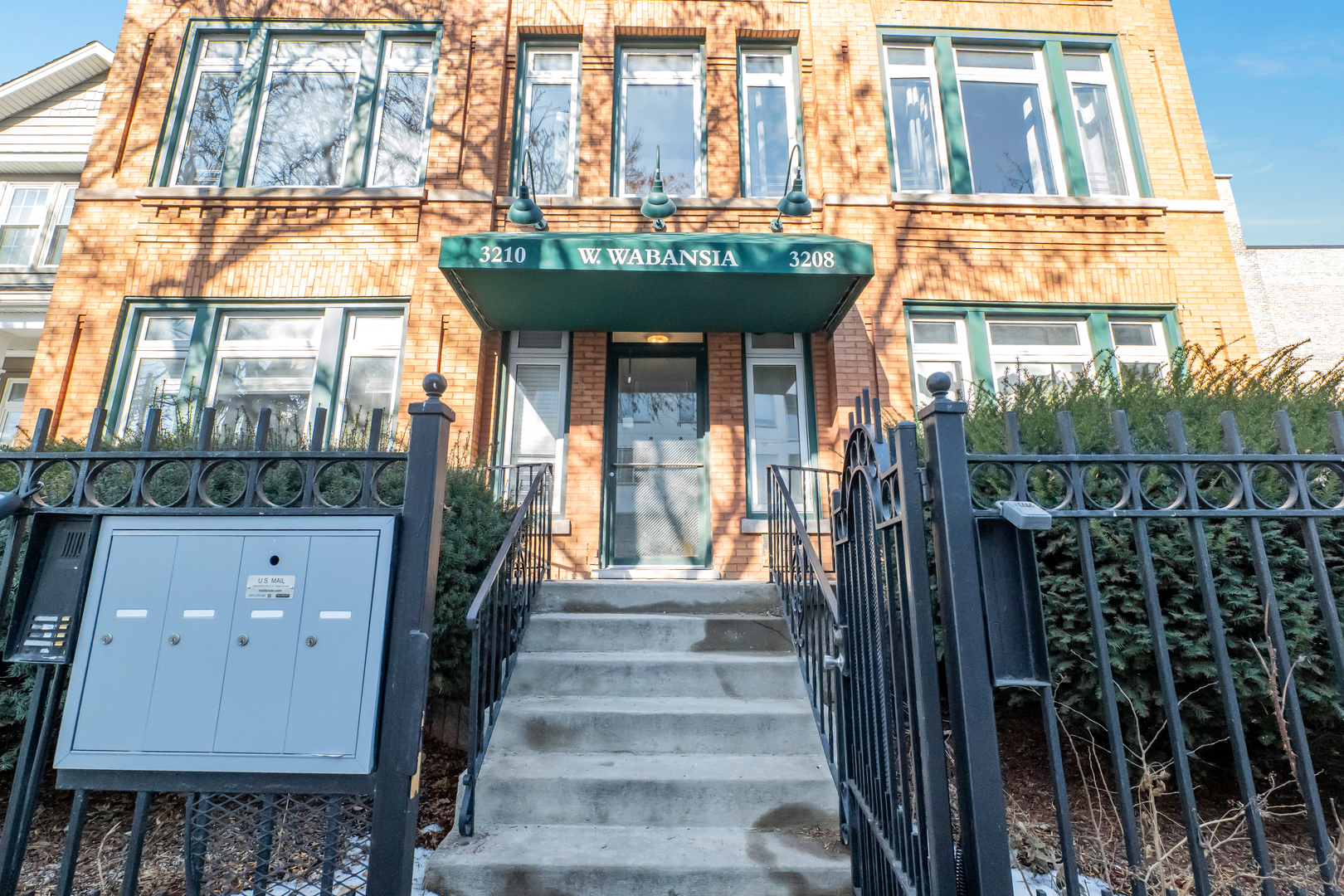 3208 W Wabansia Avenue, Chicago, IL 60647