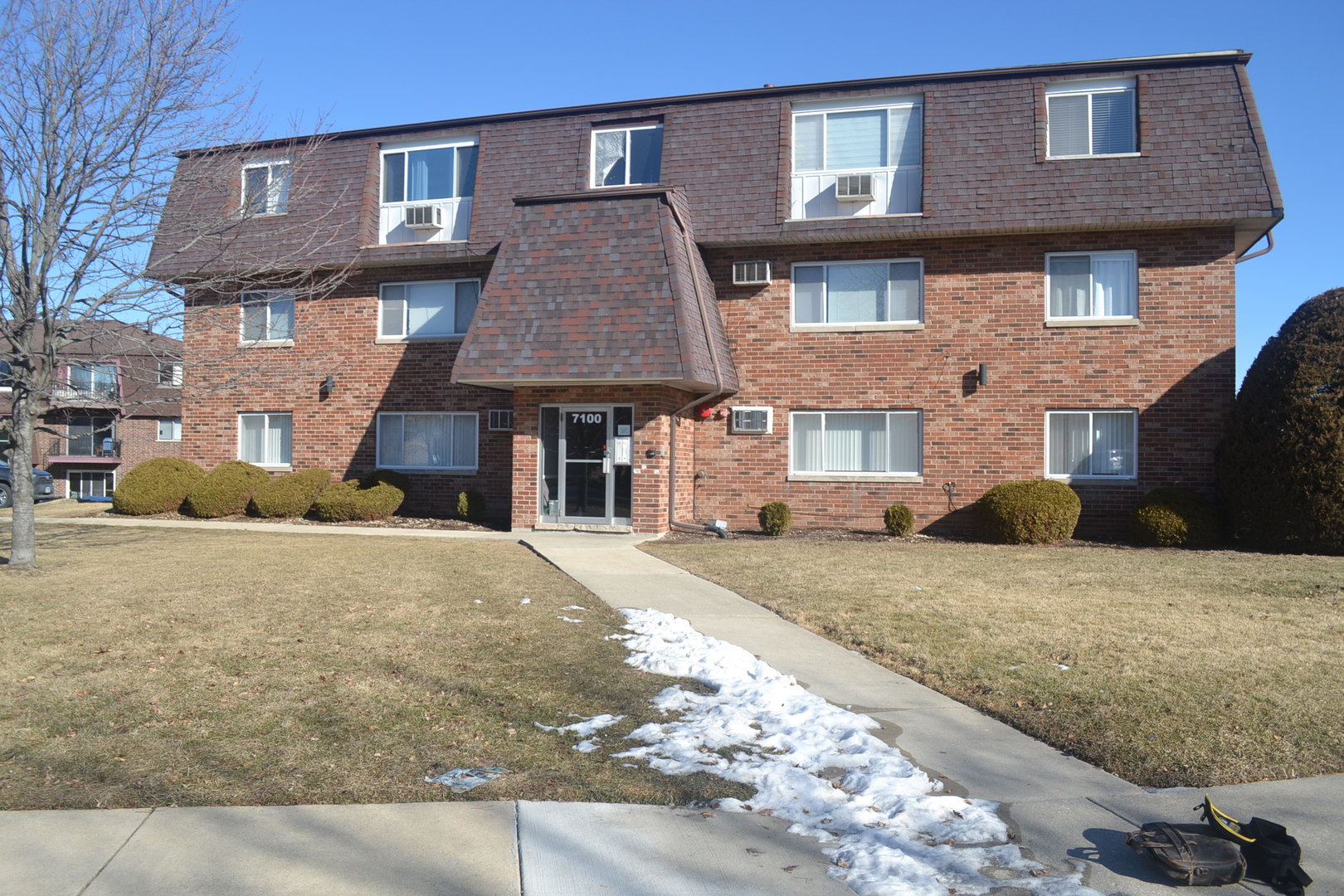 7100 Laverne Lane #8, Tinley Park, IL 60477