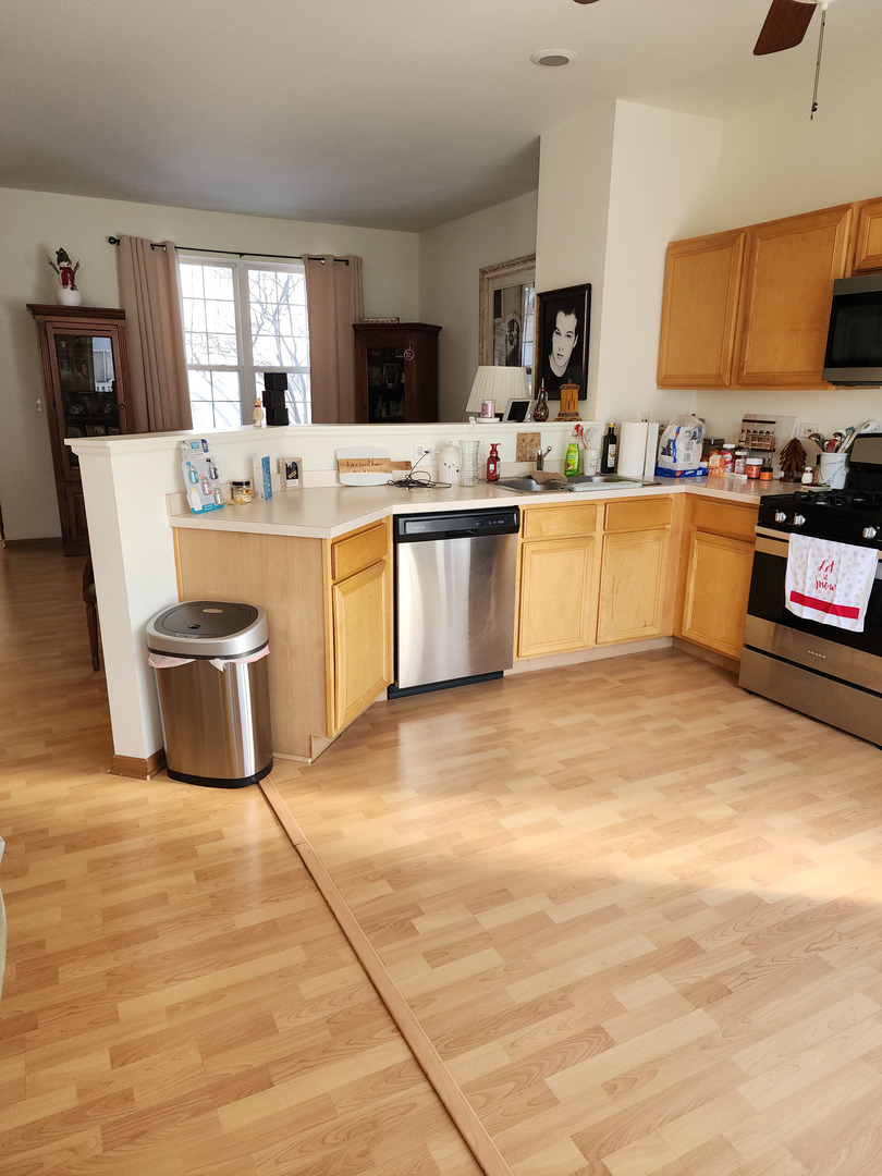 1542 Sauganash Court, Gurnee, IL 60031