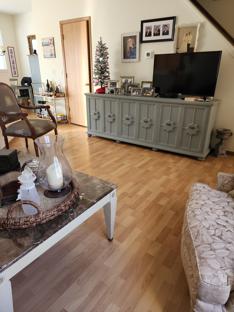 1542 Sauganash Court, Gurnee, IL 60031