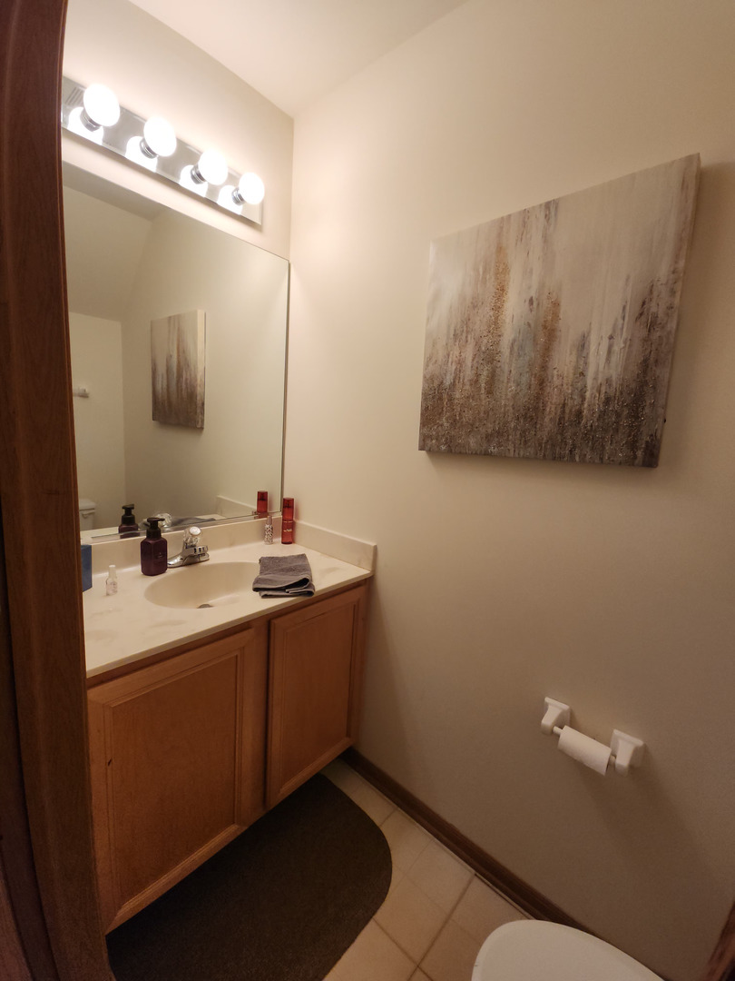 1542 Sauganash Court, Gurnee, IL 60031