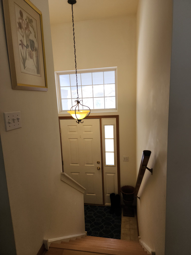 1542 Sauganash Court, Gurnee, IL 60031