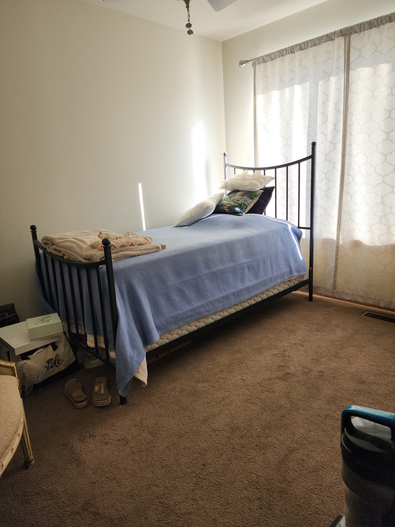 1542 Sauganash Court, Gurnee, IL 60031