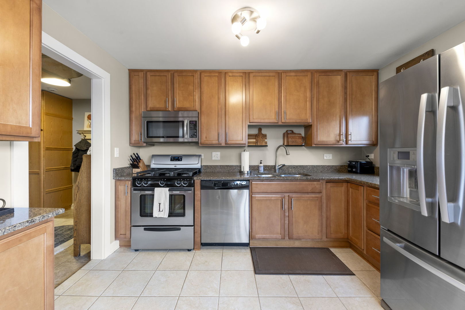 1001 Geneva Road, St. Charles, IL 60174