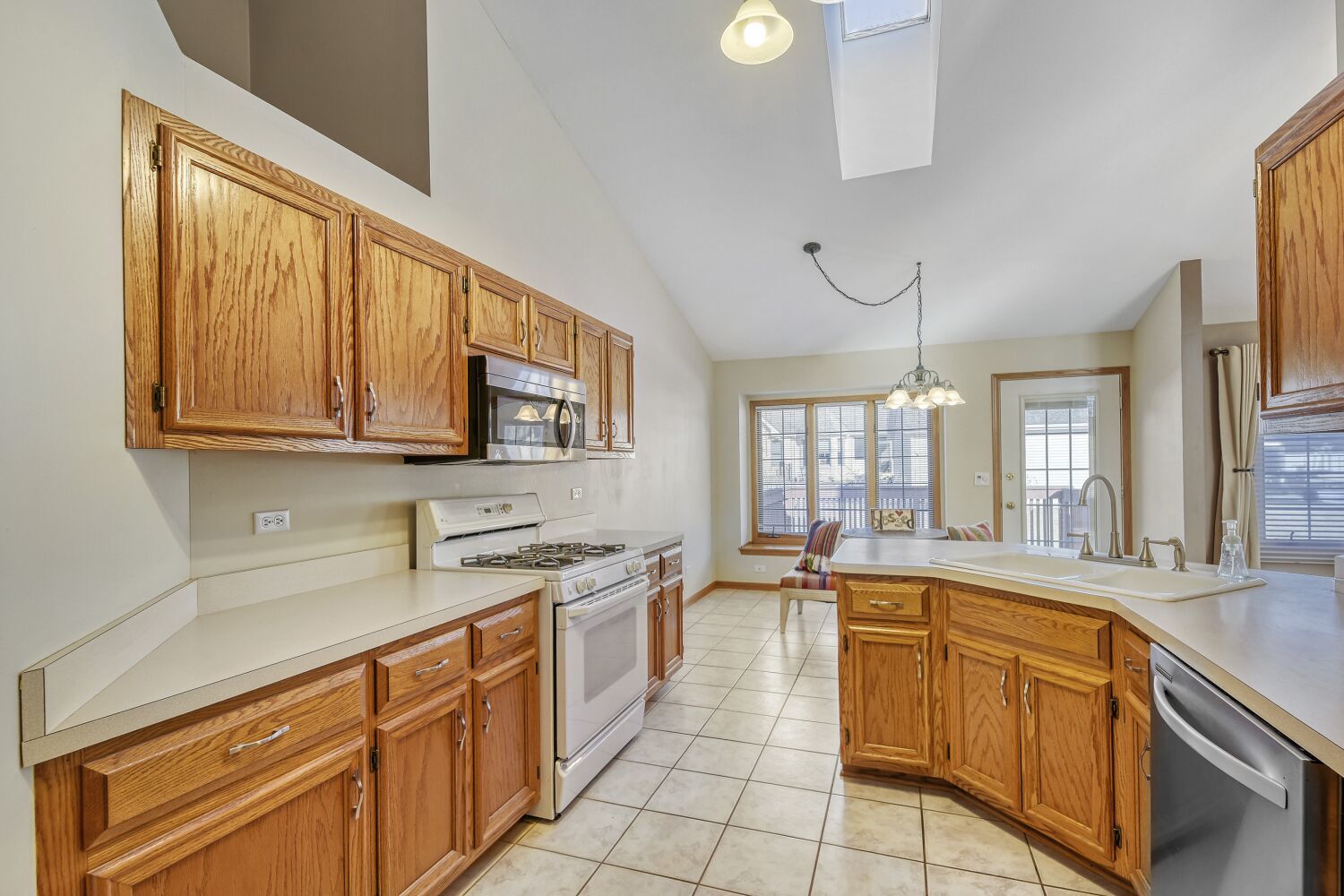 6700 Pondview Drive, Tinley Park, IL 60477