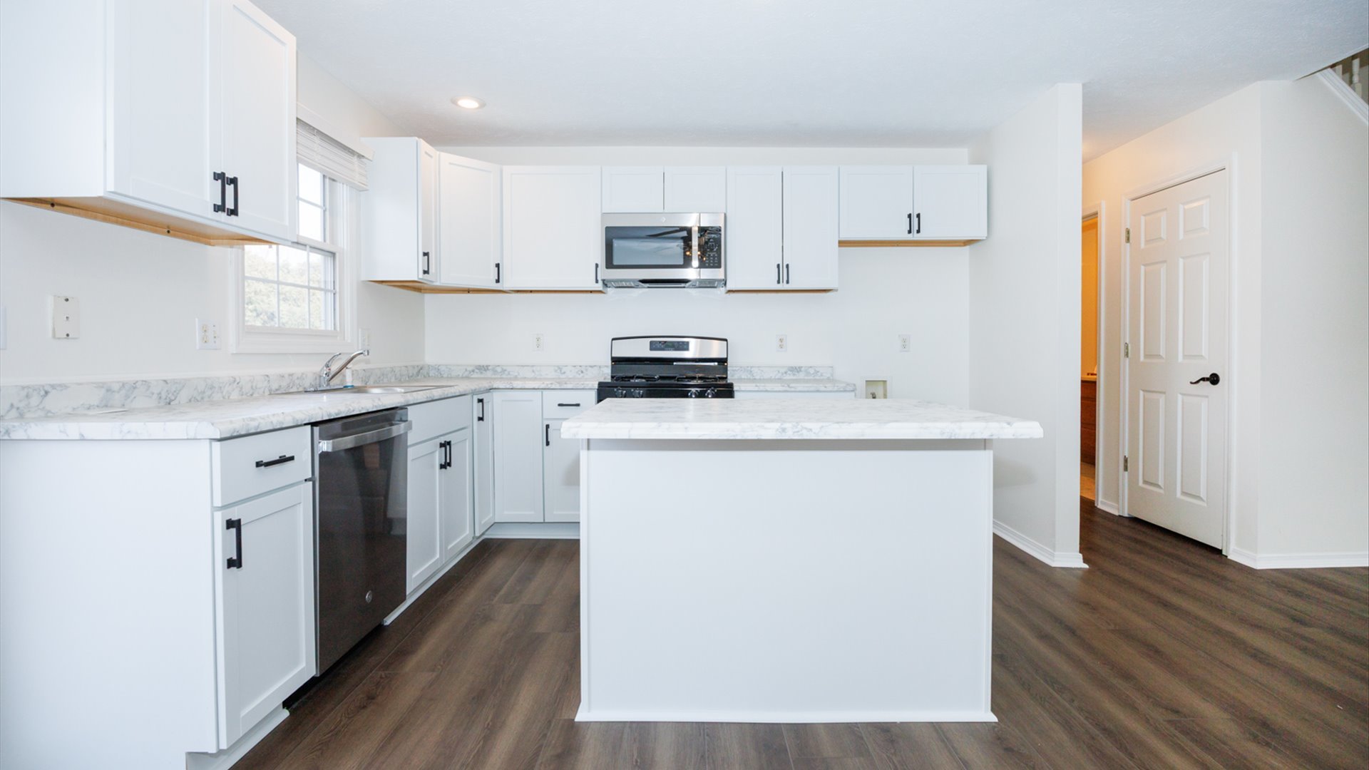 38 Rounds Road, Bloomington, IL 61704