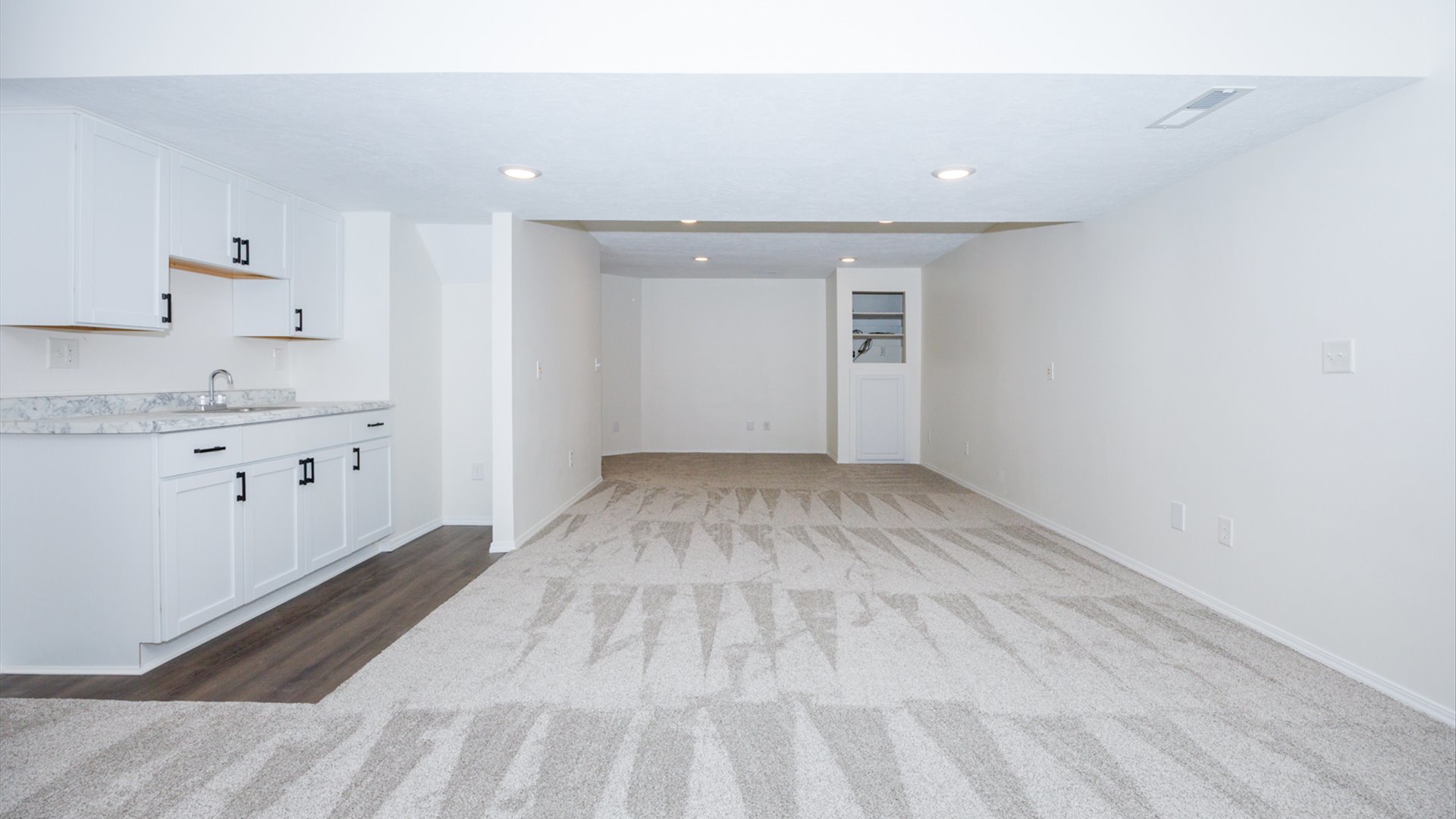 38 Rounds Road, Bloomington, IL 61704