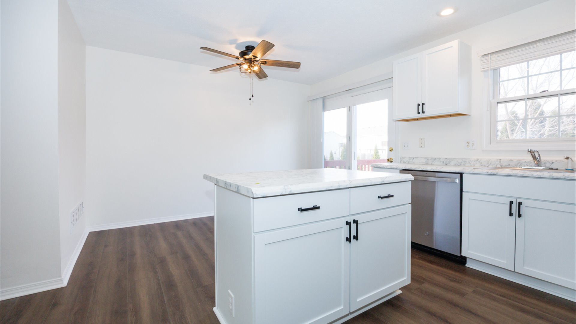 38 Rounds Road, Bloomington, IL 61704