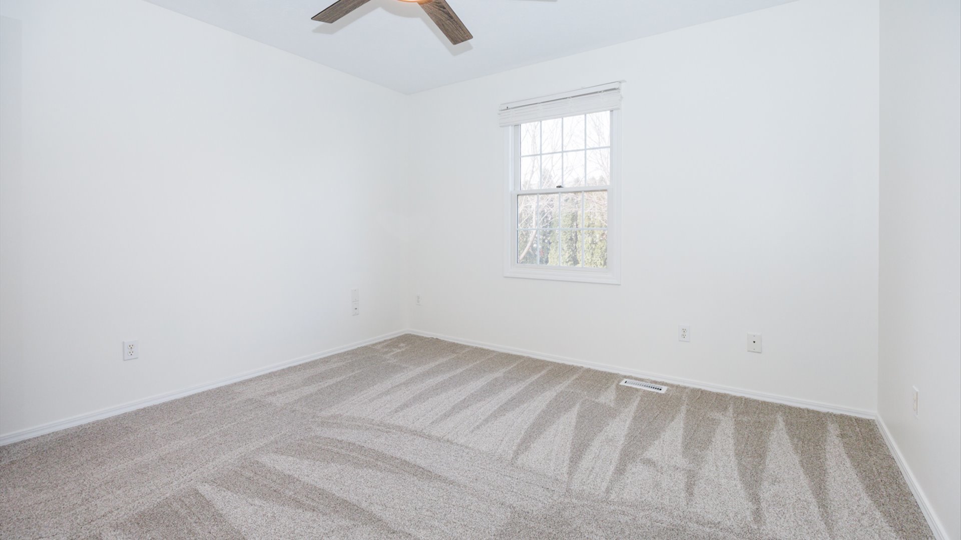 38 Rounds Road, Bloomington, IL 61704