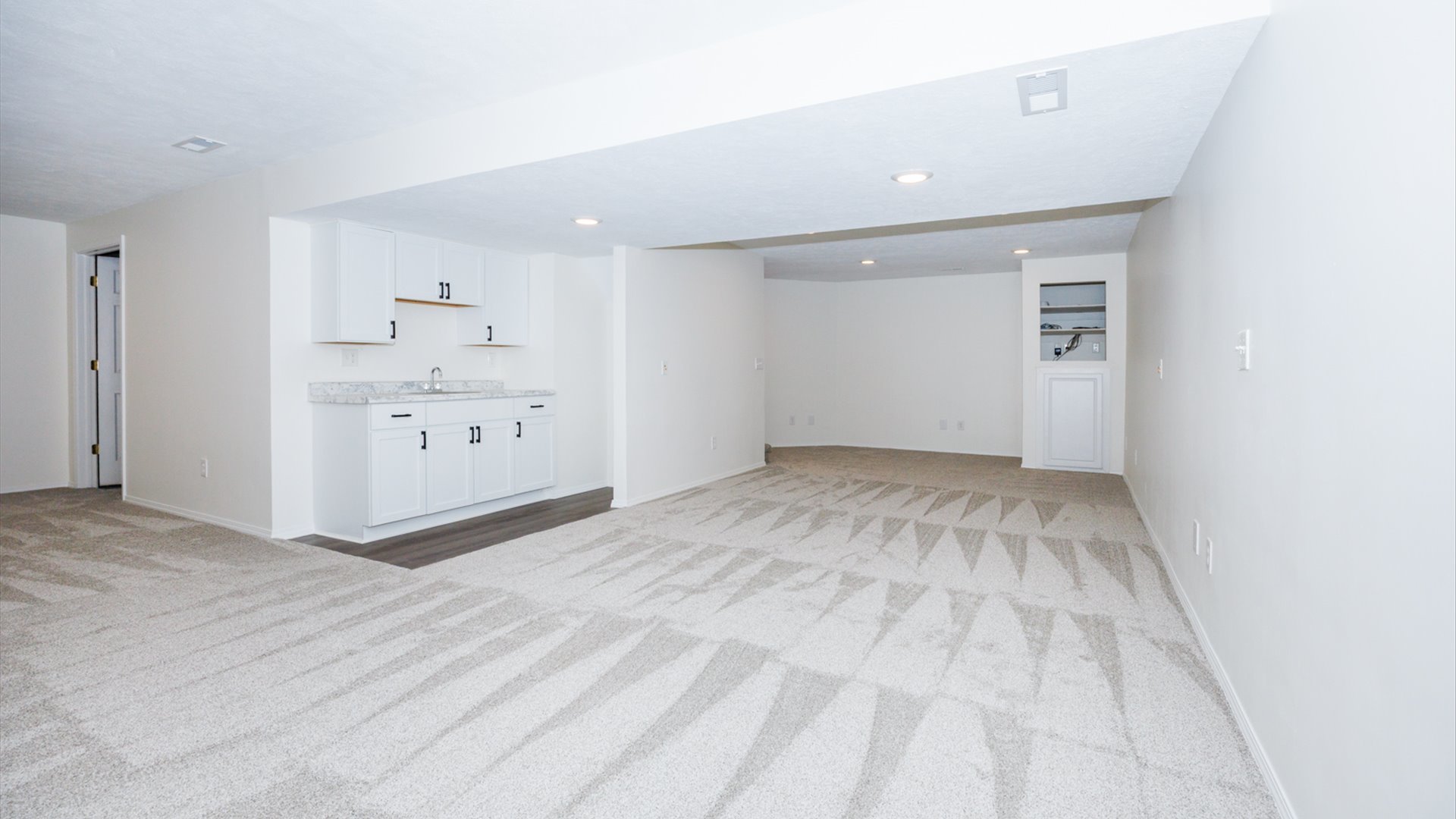 38 Rounds Road, Bloomington, IL 61704