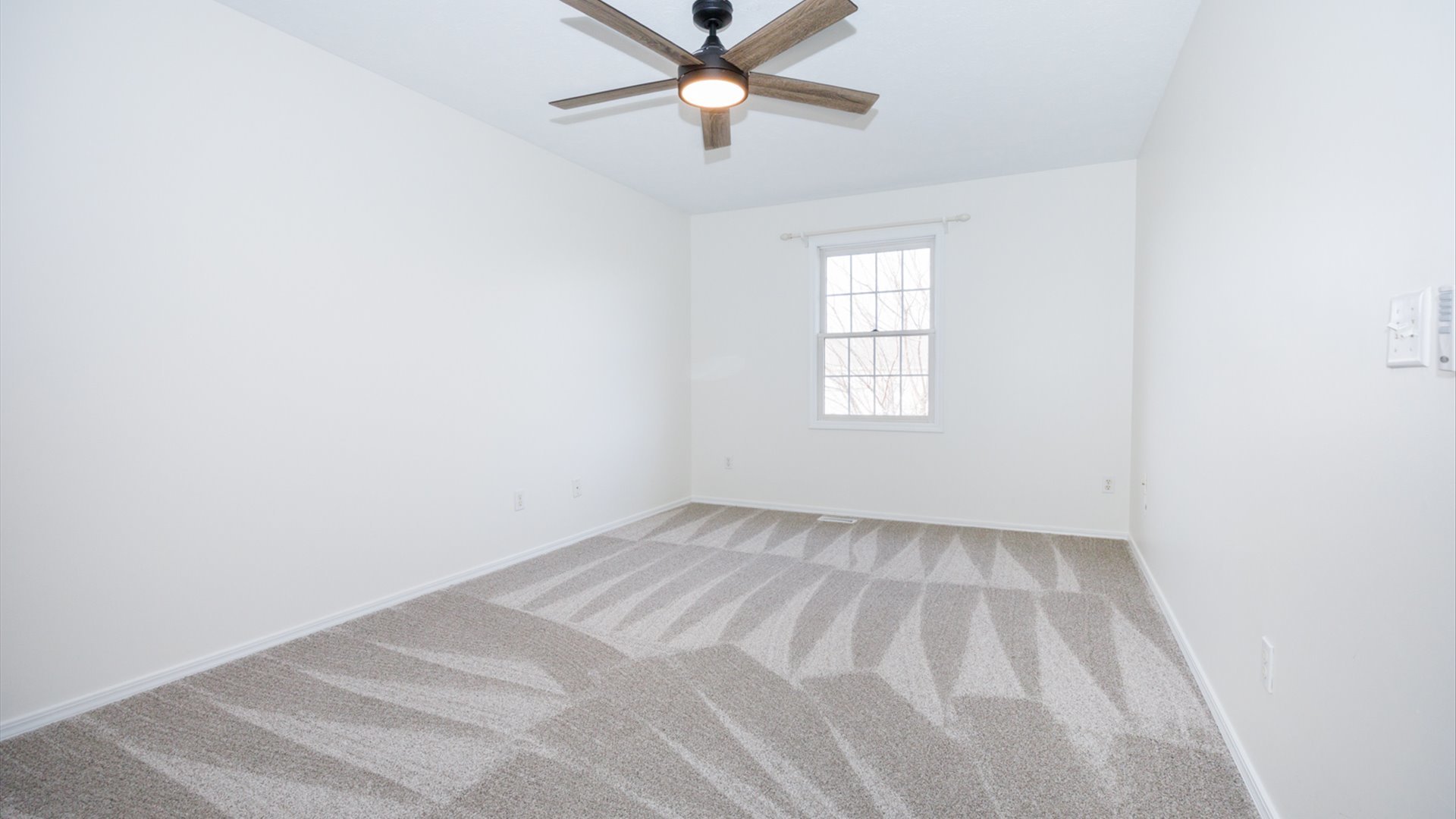 38 Rounds Road, Bloomington, IL 61704