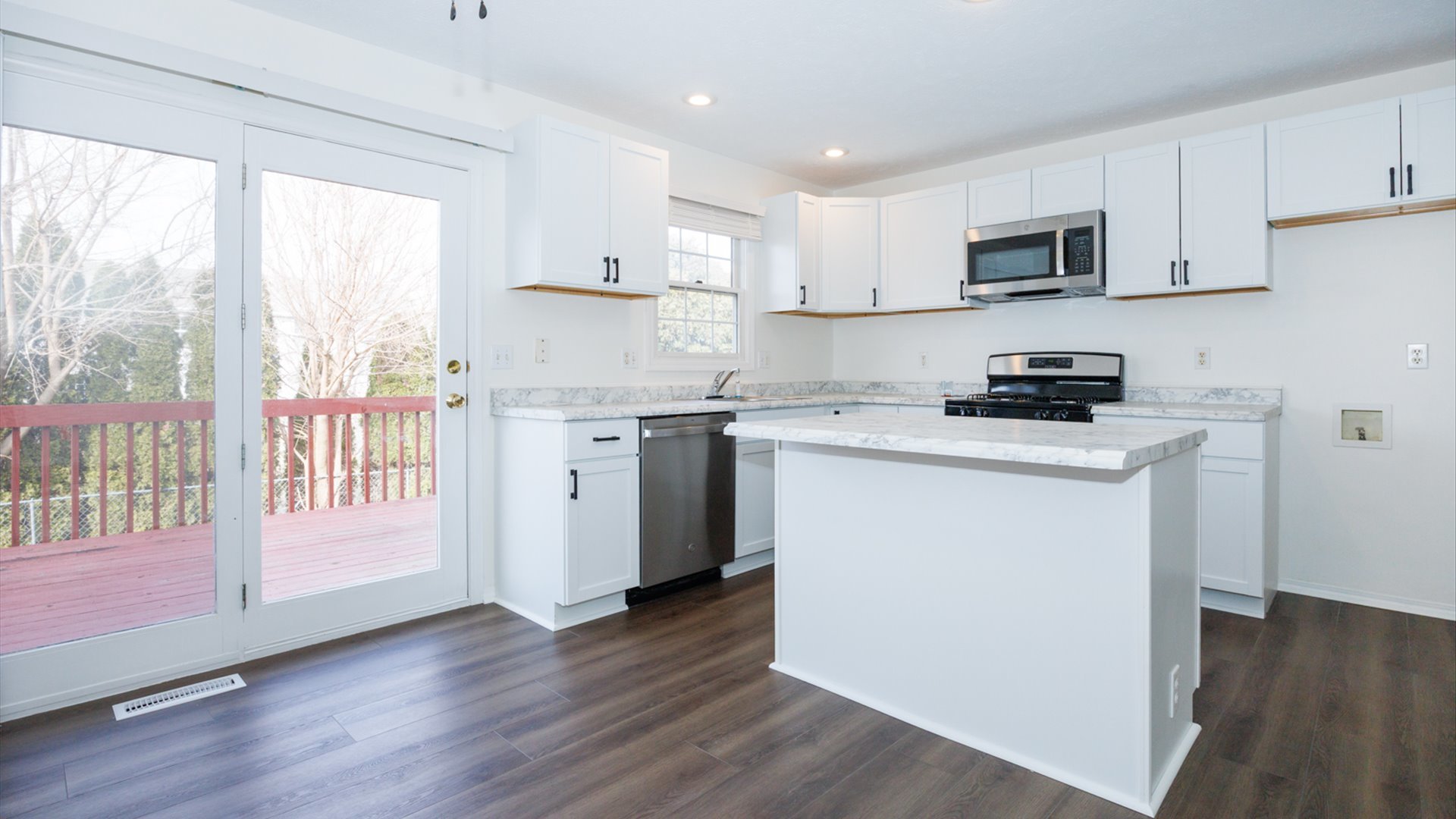 38 Rounds Road, Bloomington, IL 61704