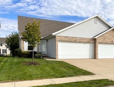 38 Rounds Road, Bloomington, IL 61704