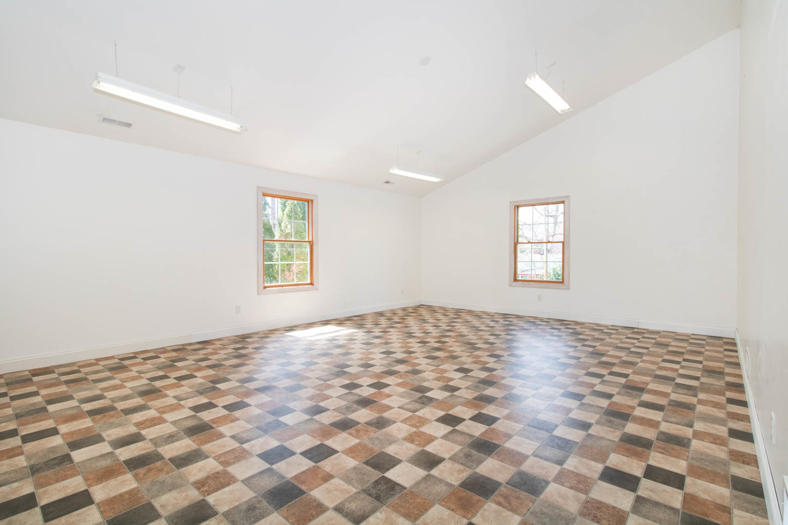 25289 White Owl Lane, Hudson, IL 61748